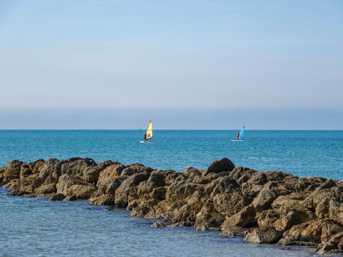 Camping Pleine Mer Otel Vias Dış mekan fotoğraf
